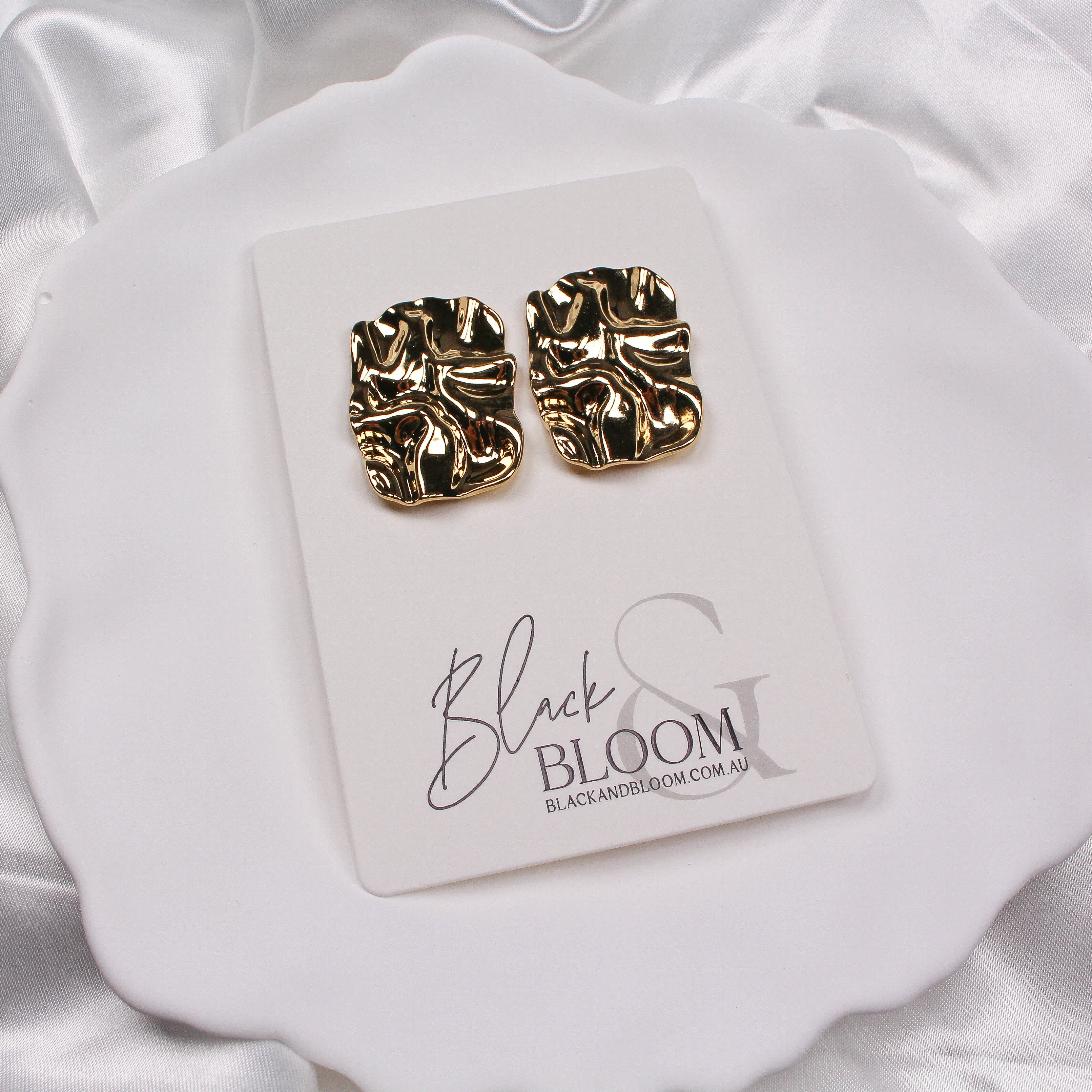 INAYA EARRINGS GOLD - Black & Bloom