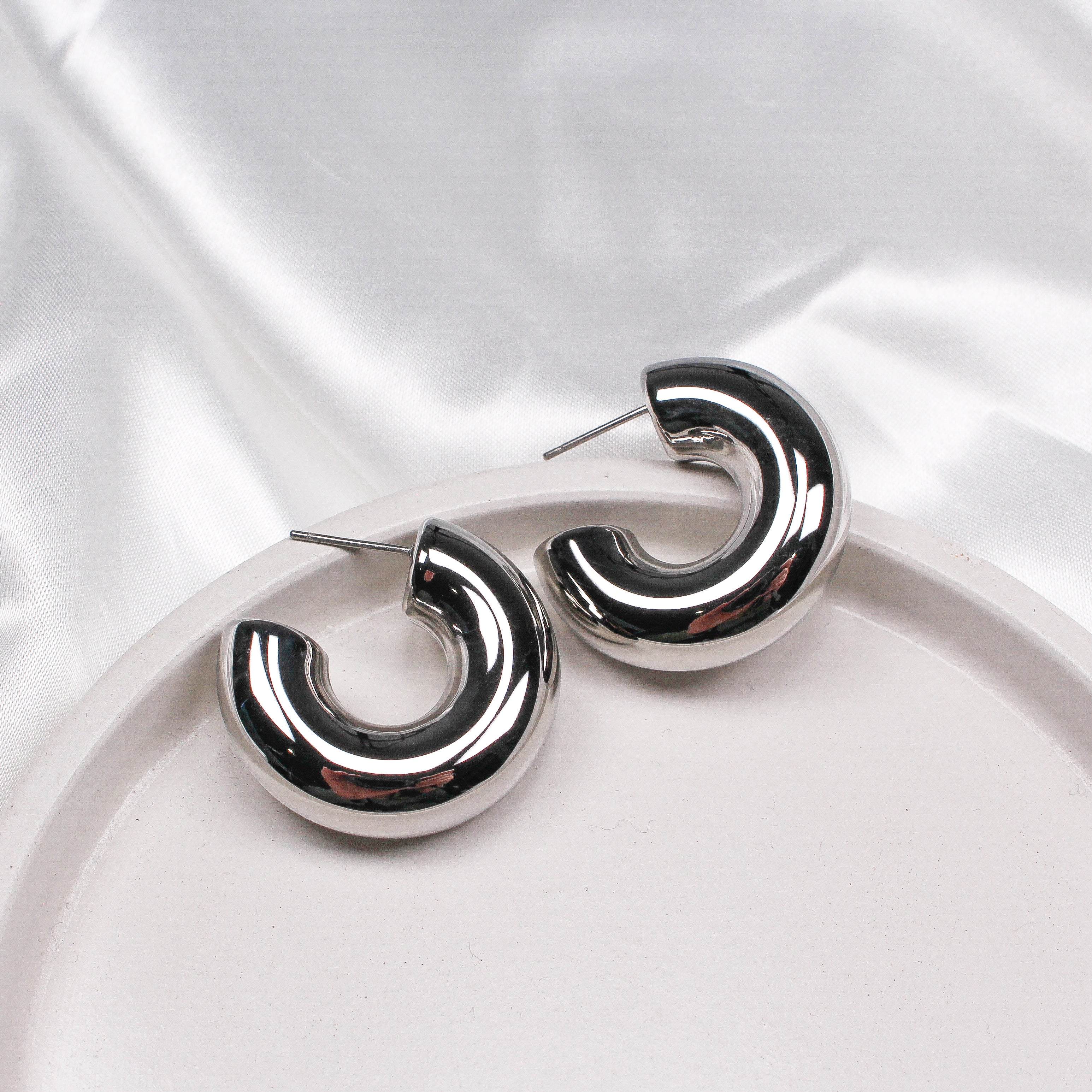 SIENNA EARRINGS SILVER - Black & Bloom