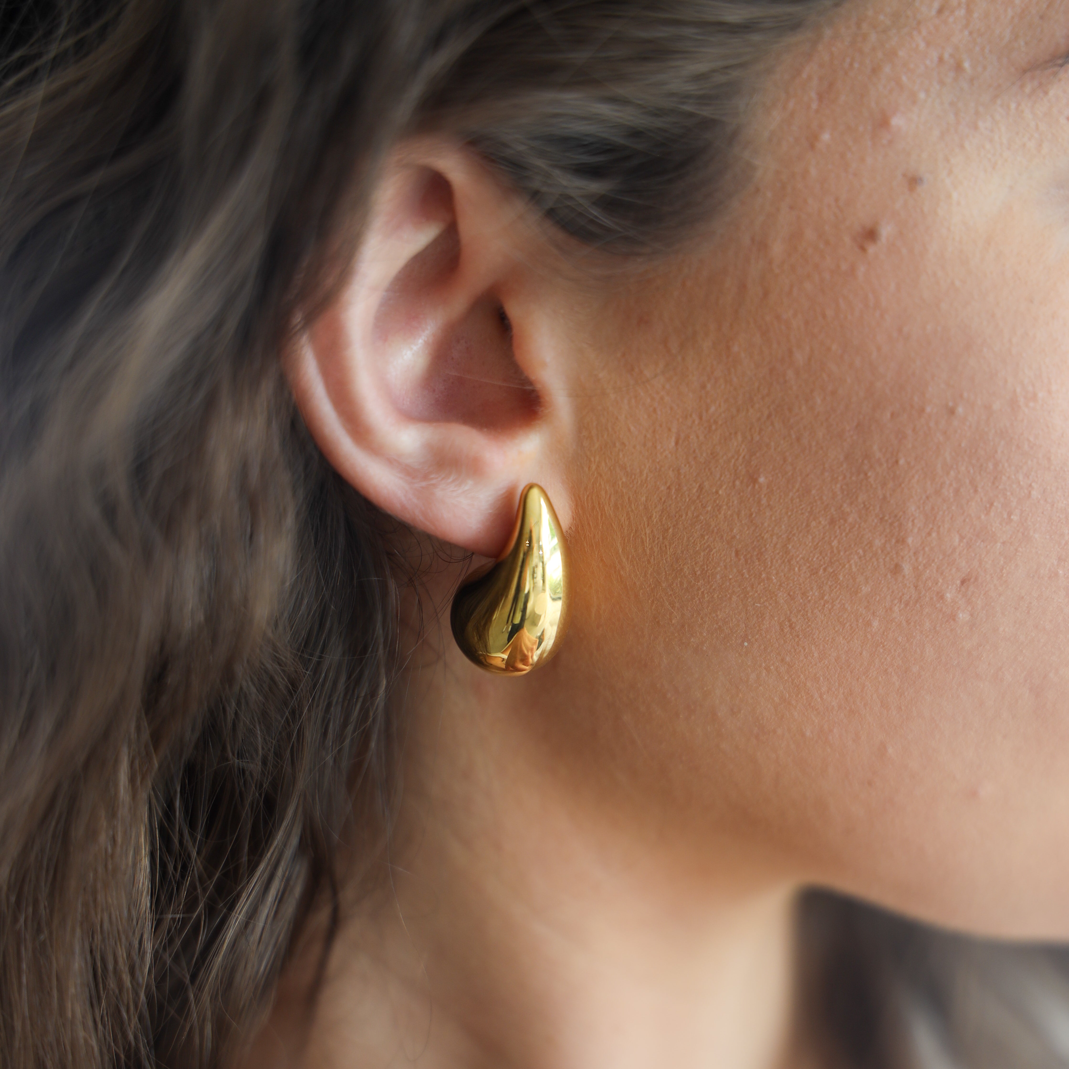 AVA EARRINGS GOLD - Black & Bloom