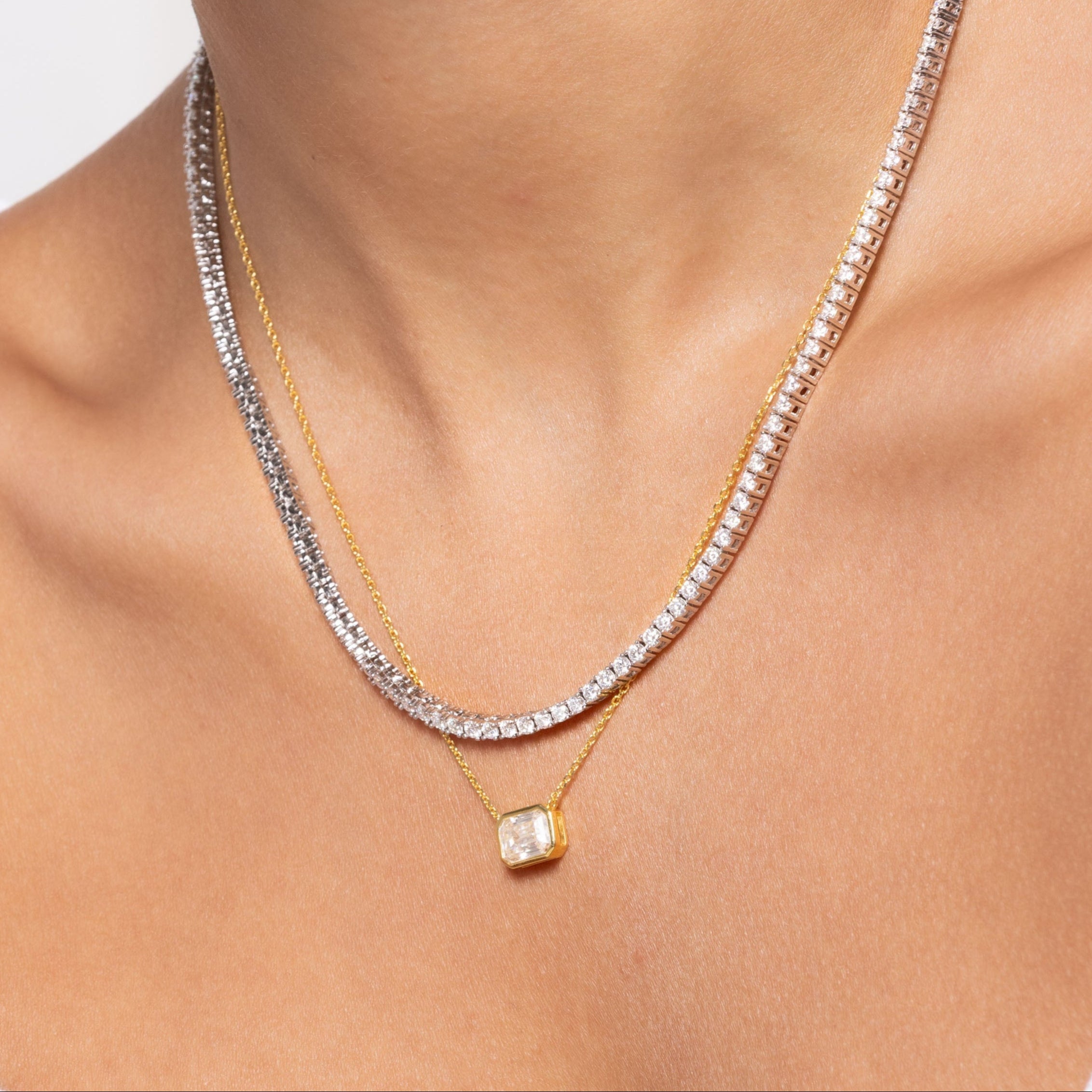 EMERALD BEZEL NECKLACE - Black & Bloom