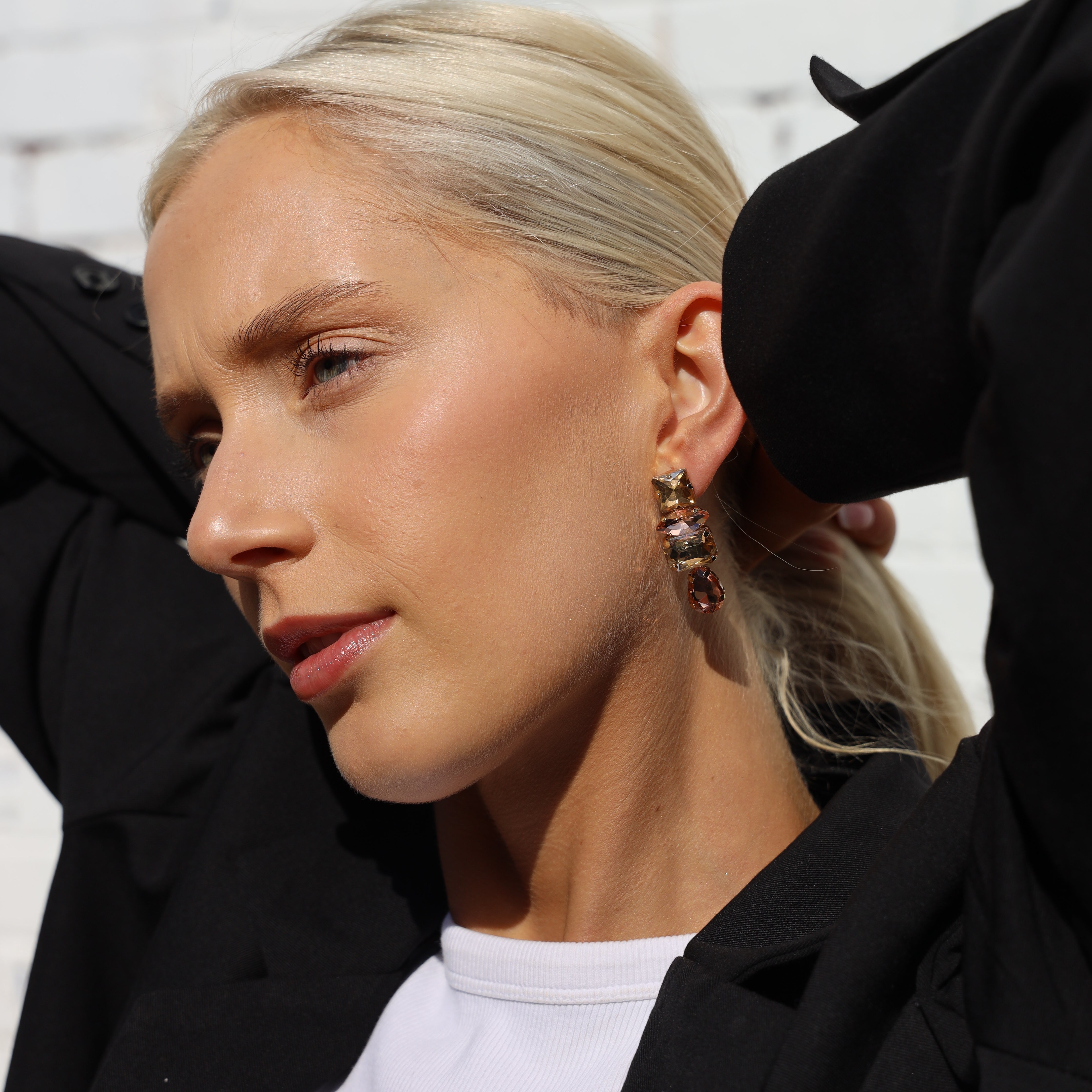 AUDREY EARRINGS GOLD - Black & Bloom