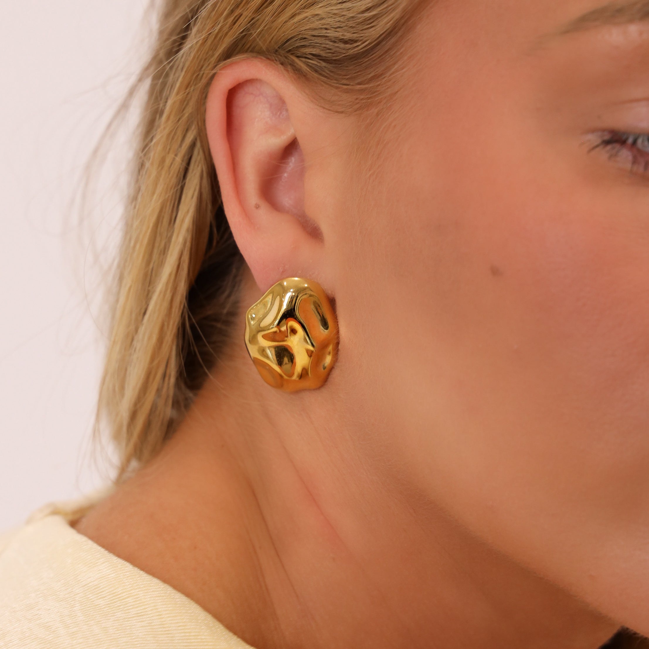 ELOISE EARRINGS - Black & Bloom