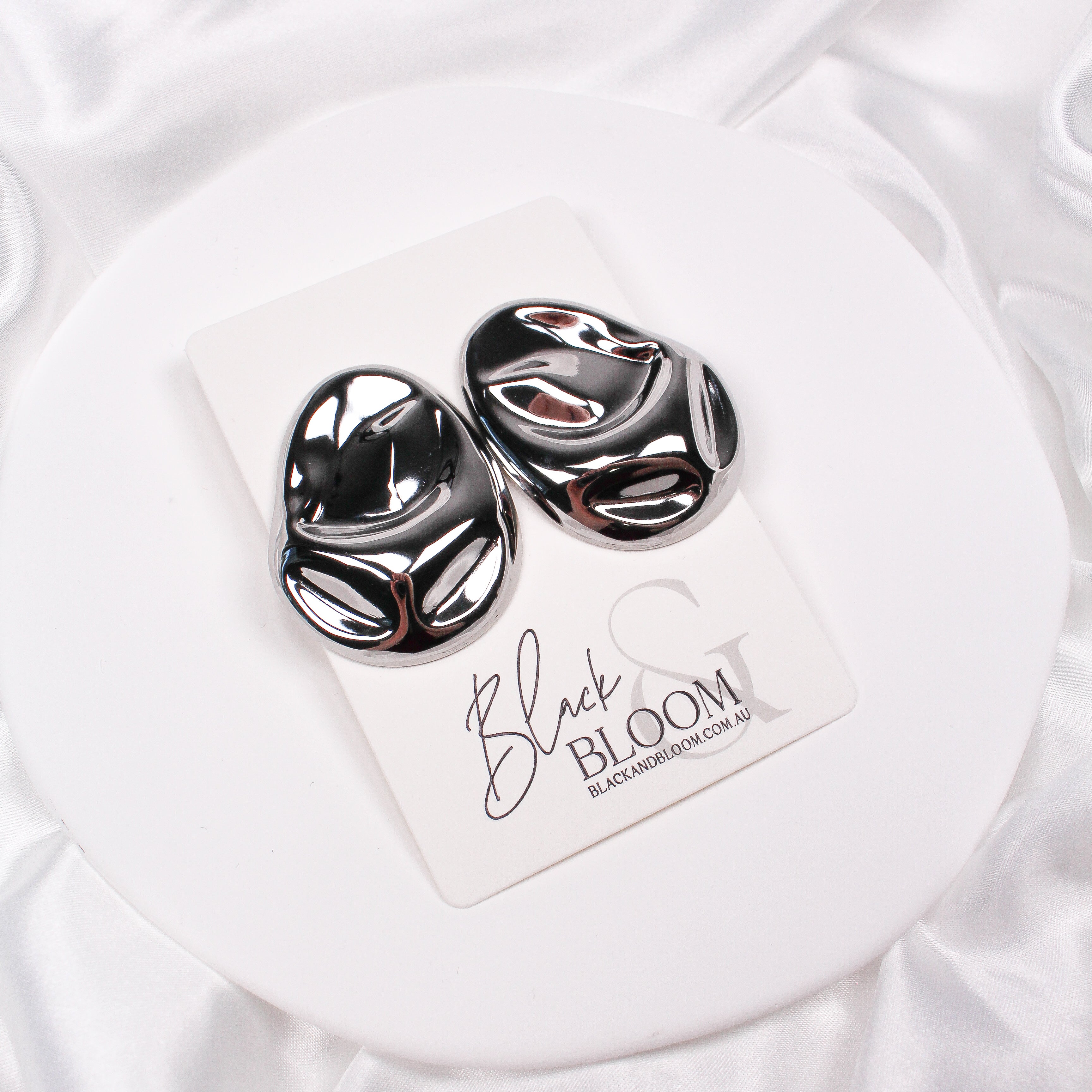 STEELE EARRINGS - Black & Bloom