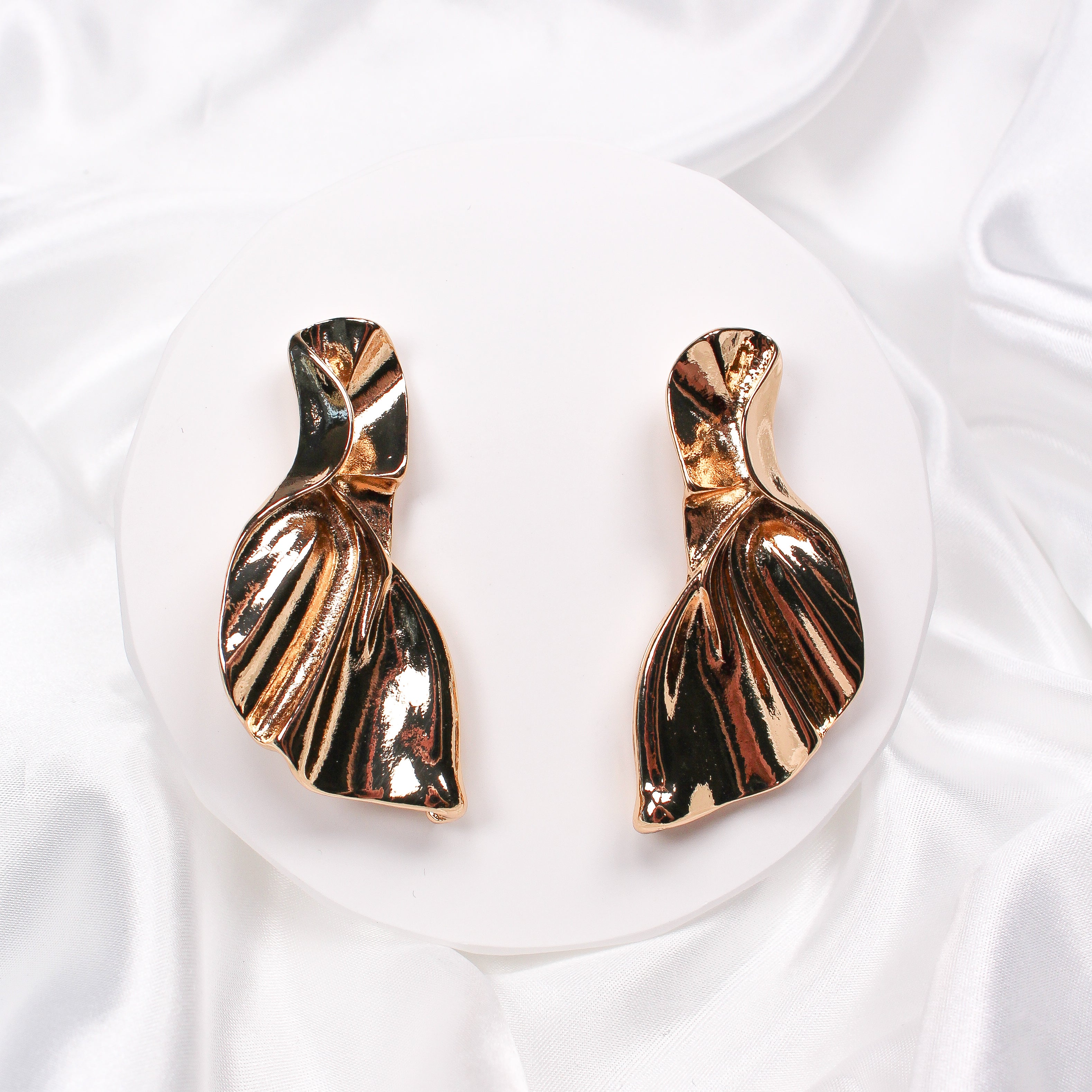 ASTA EARRINGS - GOLD - Black & Bloom