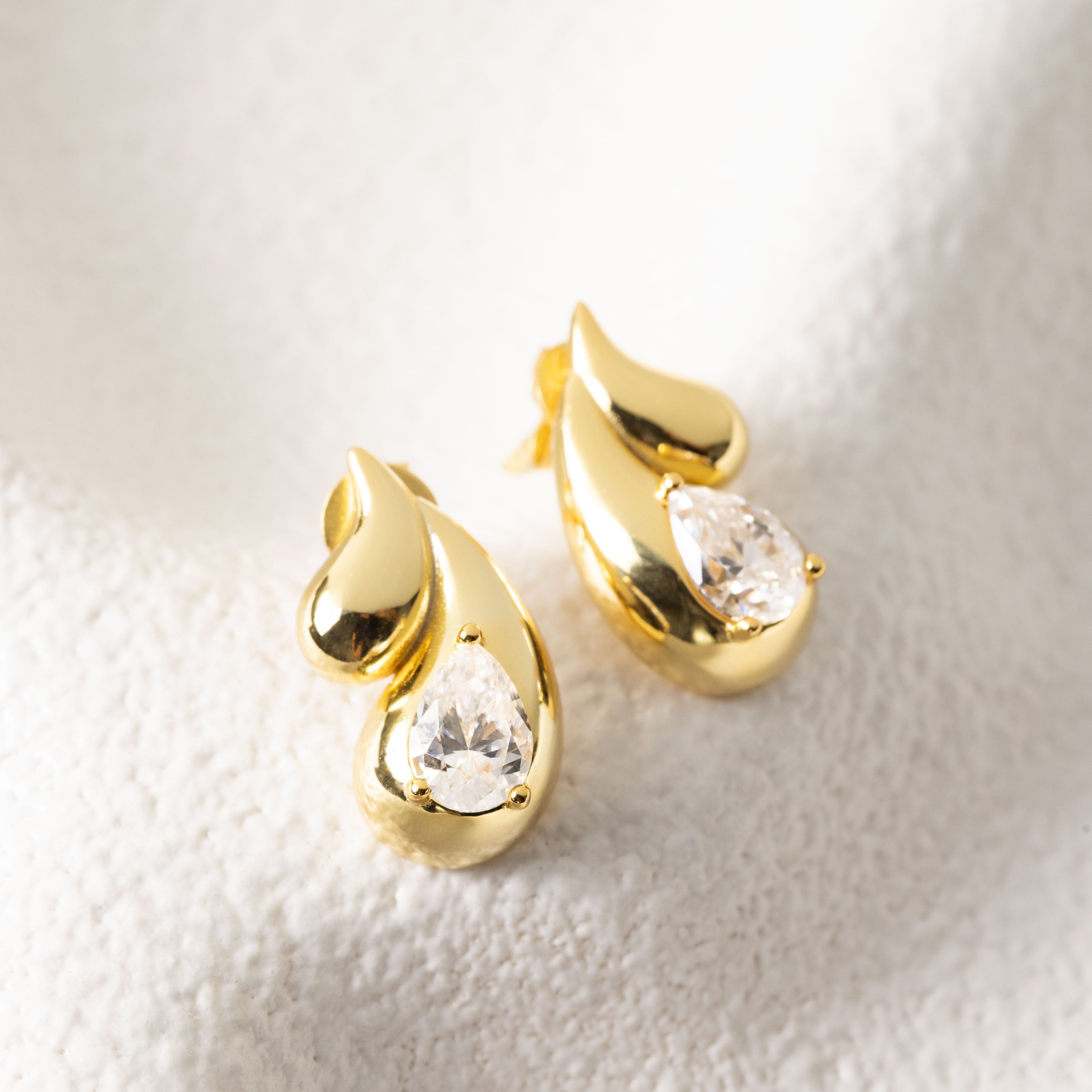 TEAR DROP MOISSANITE EARRINGS GOLD - Black & Bloom