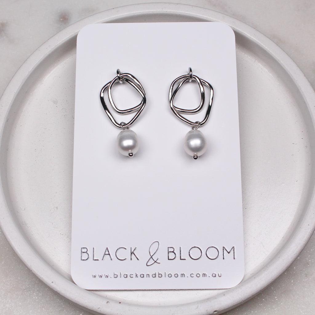 KAT EARRINGS SILVER - Black & Bloom