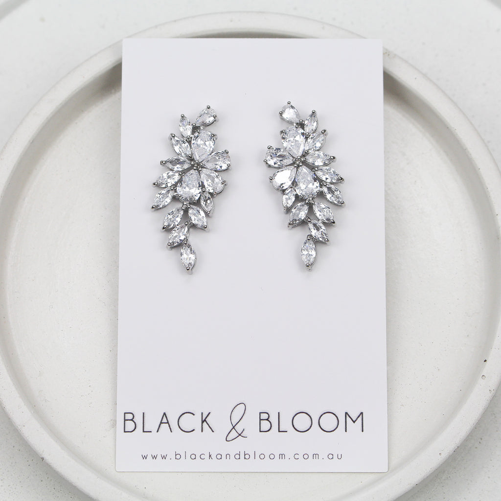 MARCIE EARRINGS SILVER - Black & Bloom