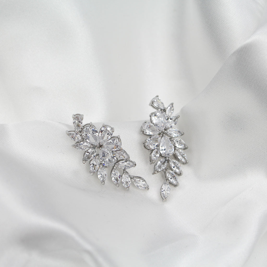 MARCIE EARRINGS SILVER - Black & Bloom