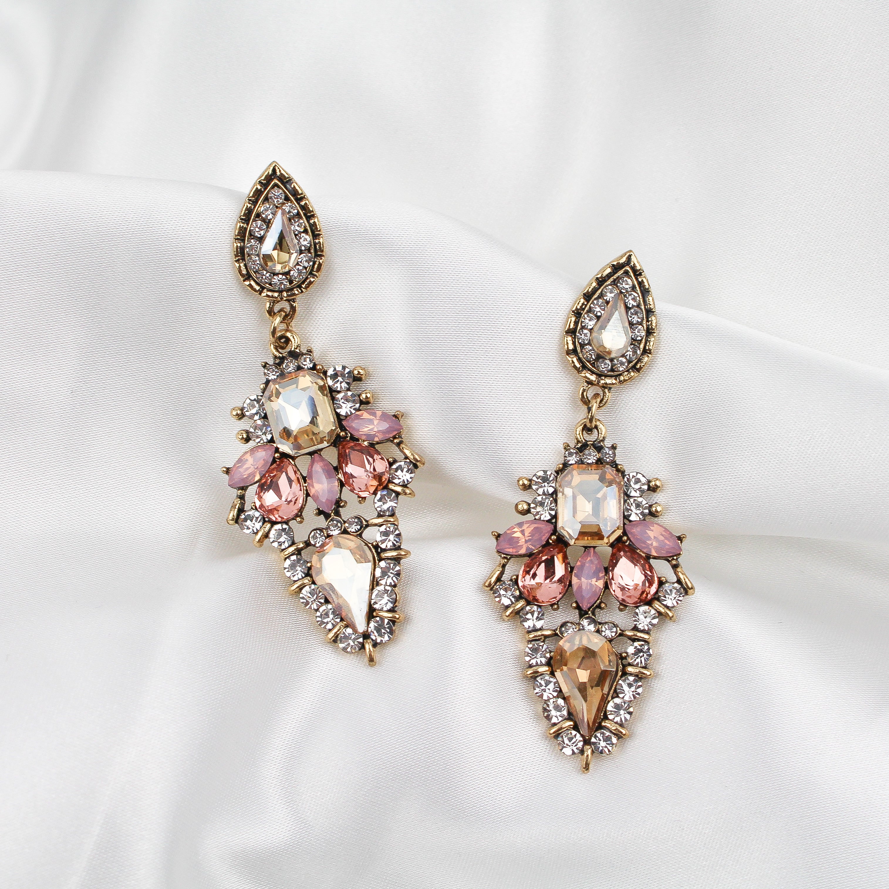 SOPHIA EARRINGS - Black & Bloom